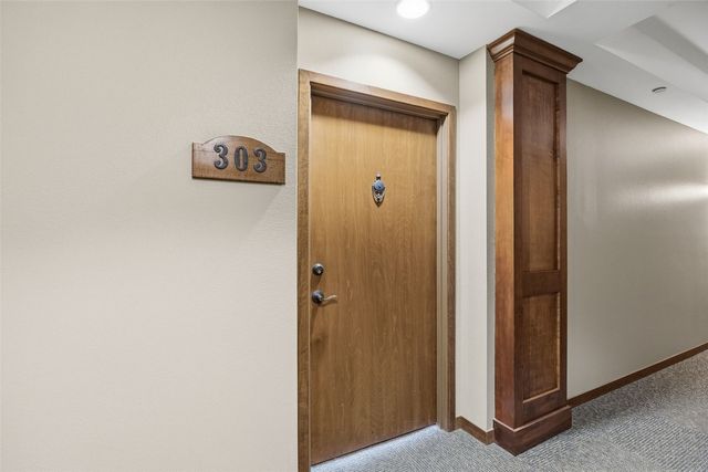 847 Quarry Rd 303, Coralville, IA 52241