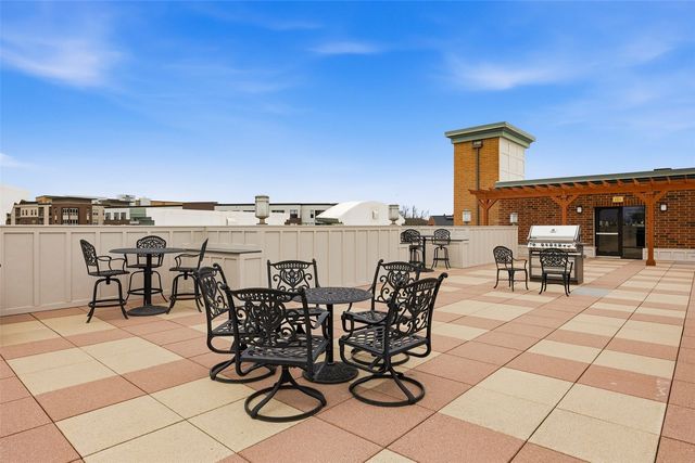 847 Quarry Rd 303, Coralville, IA 52241