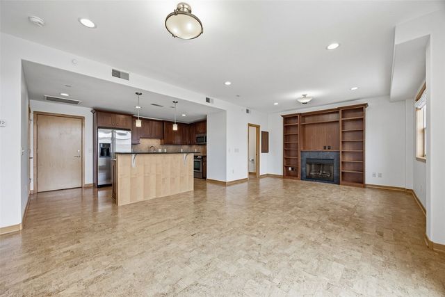 847 Quarry Rd 303, Coralville, IA 52241