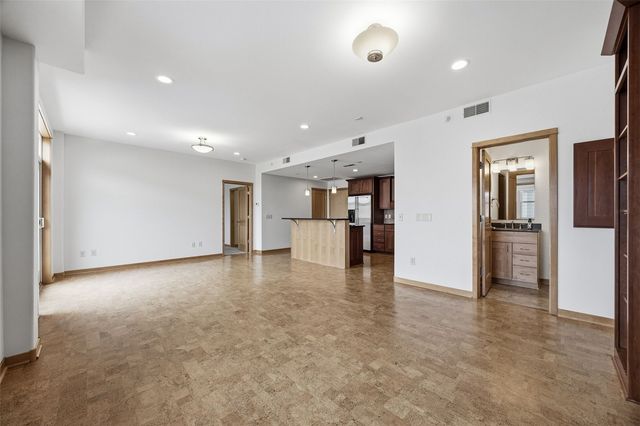 847 Quarry Rd 303, Coralville, IA 52241