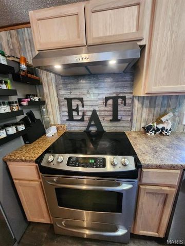 105 Mobile Manor Drive, Troy, MO 63379
