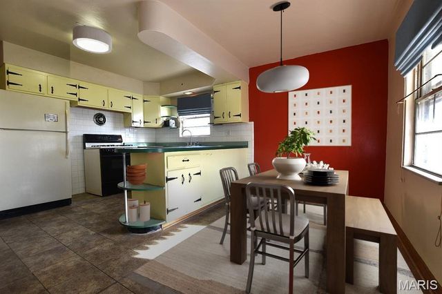 5642 Wilson Avenue, St Louis, MO 63110