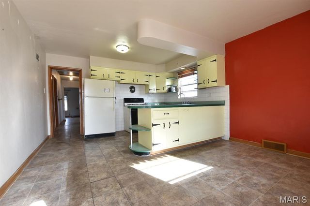 5642 Wilson Avenue, St Louis, MO 63110