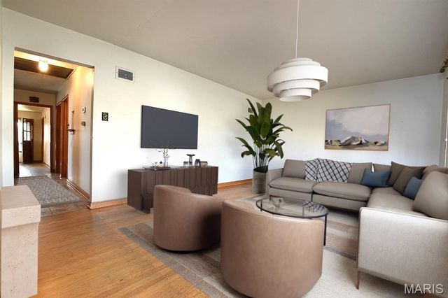 5642 Wilson Avenue, St Louis, MO 63110