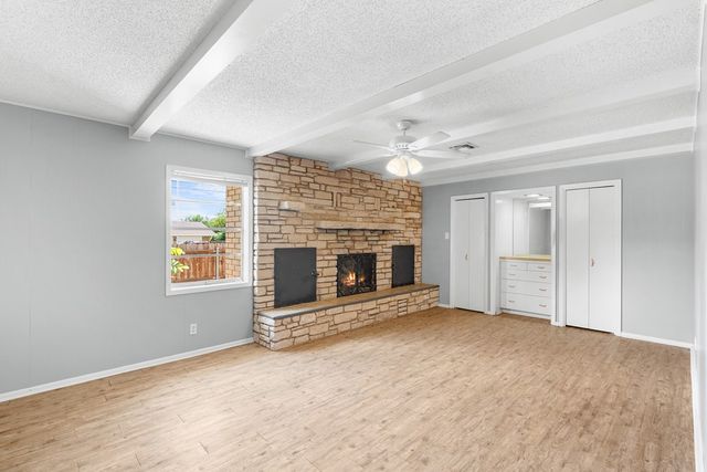 202 Manor Dr, Kerrville, TX 78028