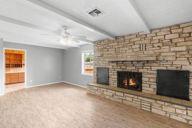 202 Manor Dr, Kerrville, TX 78028