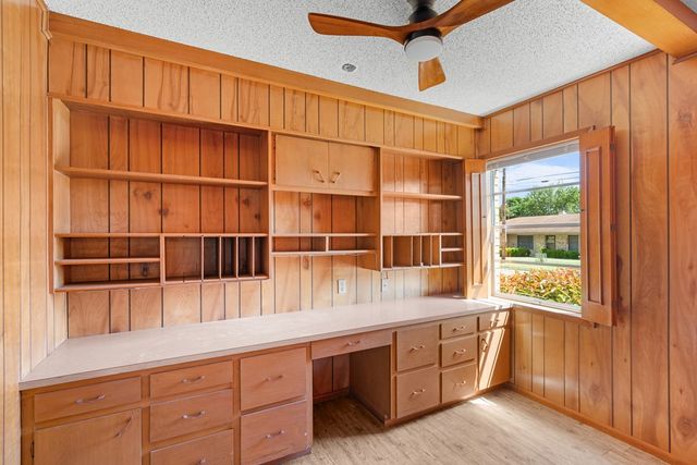 202 Manor Dr, Kerrville, TX 78028