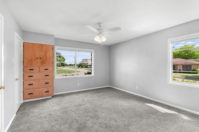 202 Manor Dr, Kerrville, TX 78028