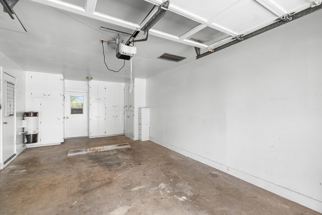 202 Manor Dr, Kerrville, TX 78028