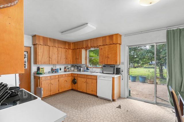 202 Manor Dr, Kerrville, TX 78028