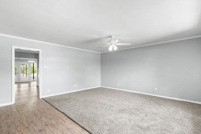 202 Manor Dr, Kerrville, TX 78028