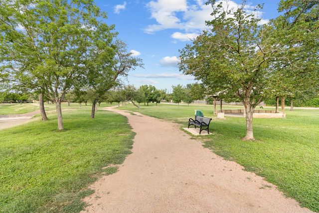 202 Manor Dr, Kerrville, TX 78028