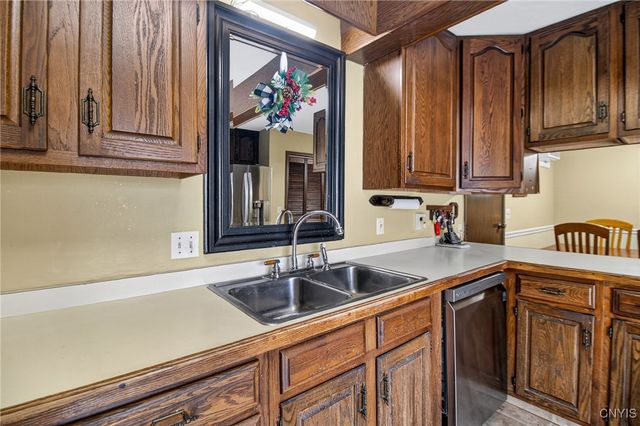 8311 Greenview Dr, Rome, NY 13440