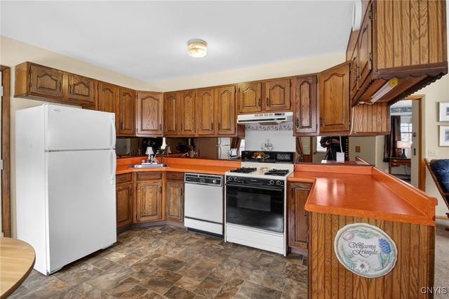 8311 Greenview Dr, Rome, NY 13440