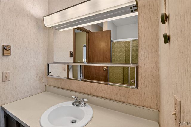 8311 Greenview Dr, Rome, NY 13440