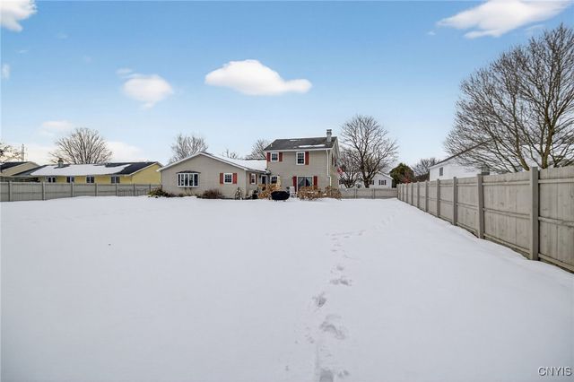 8311 Greenview Dr, Rome, NY 13440