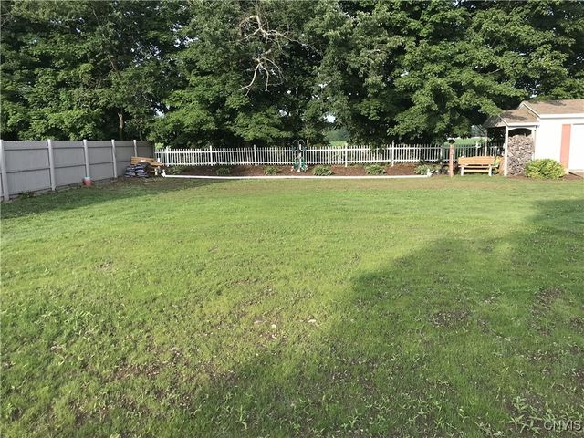 8311 Greenview Dr, Rome, NY 13440