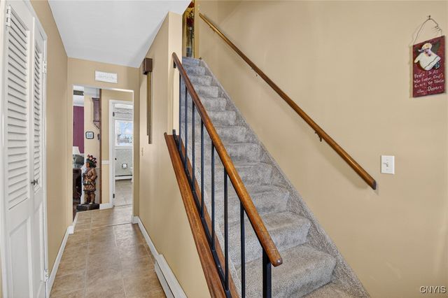 8311 Greenview Dr, Rome, NY 13440