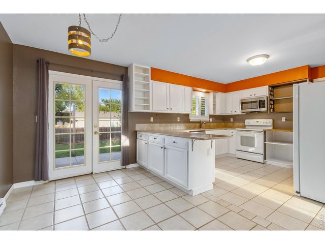 2912 Lochlomond Dr, Laporte, CO 80535