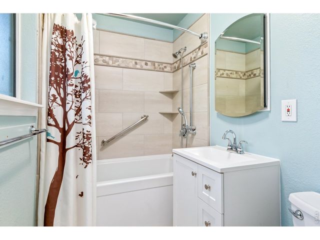 2912 Lochlomond Dr, Laporte, CO 80535