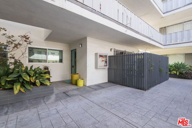 4343 Finley Avenue 2, Los Angeles, CA 90027