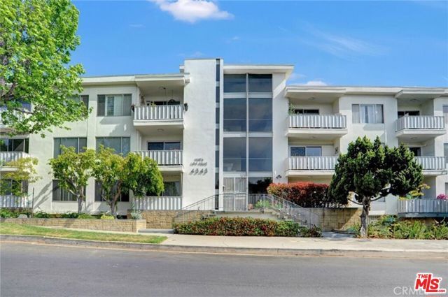 4343 Finley Avenue 2, Los Angeles, CA 90027