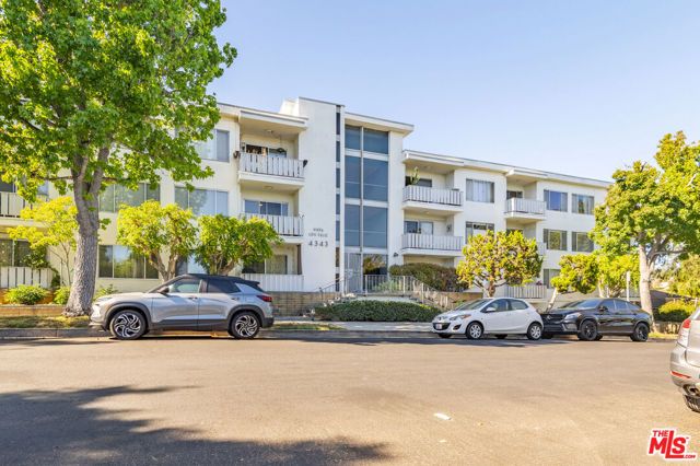 4343 Finley Avenue 2, Los Angeles, CA 90027