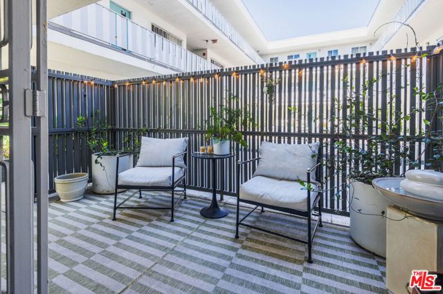 4343 Finley Avenue 2, Los Angeles, CA 90027