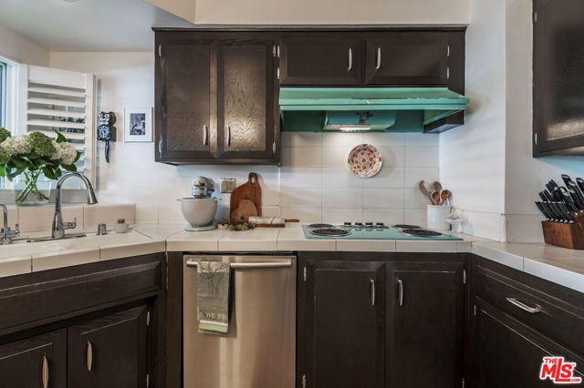 4343 Finley Avenue 2, Los Angeles, CA 90027
