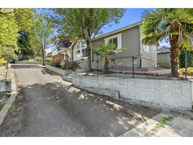 3228 Ne LOMBARD St, Portland, OR 97211