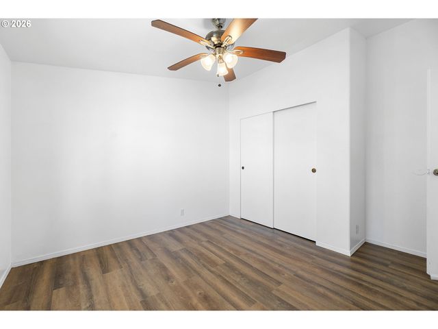 3228 Ne LOMBARD St, Portland, OR 97211