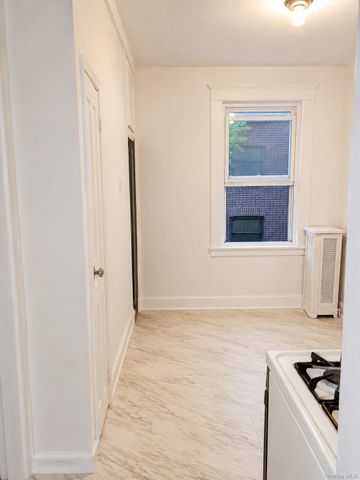 640 S 6th Avenue, Mount Vernon, NY 10550