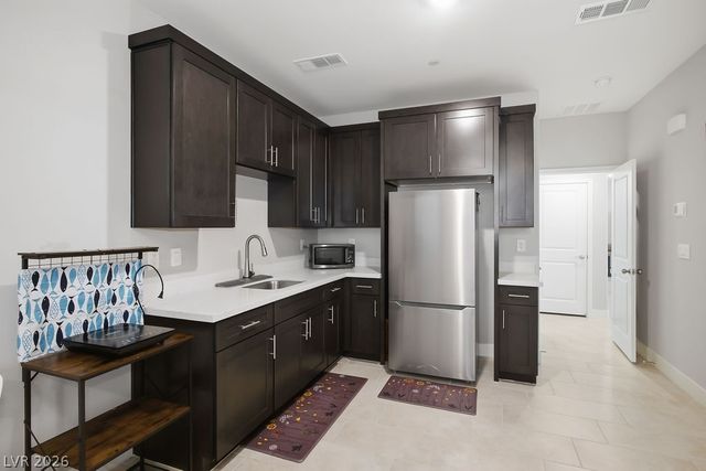 1914 MOLLY BROOK Drive, North Las Vegas, NV 89084