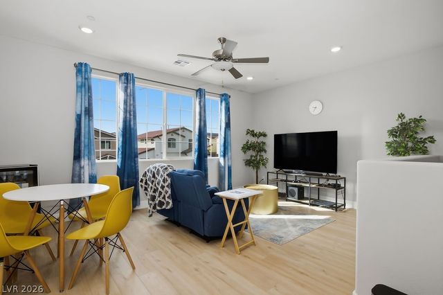 1914 MOLLY BROOK Drive, North Las Vegas, NV 89084