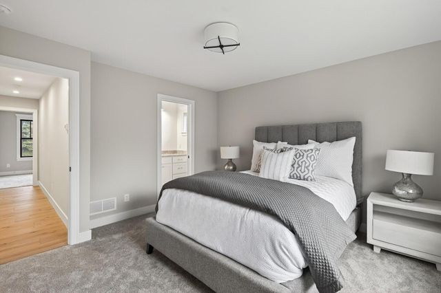 5319 Glenwood Avenue, Golden Valley, MN 55422