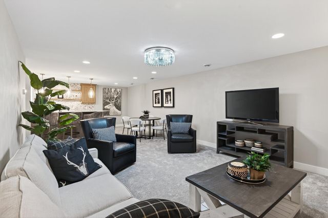 5319 Glenwood Avenue, Golden Valley, MN 55422