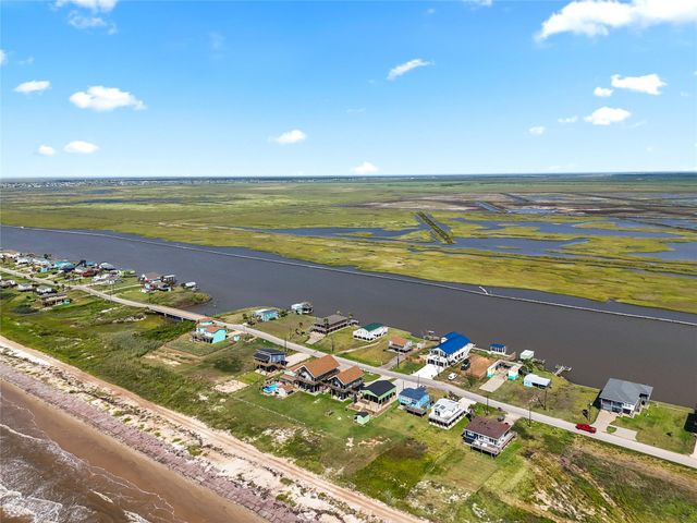 2286 County Road 230, Sargent, TX 77414