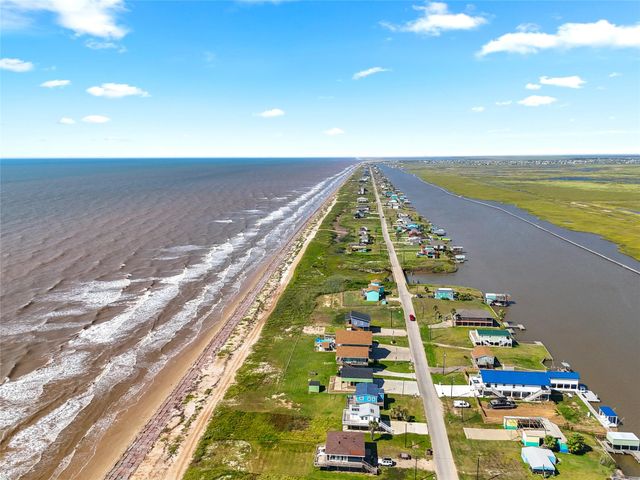 2286 County Road 230, Sargent, TX 77414