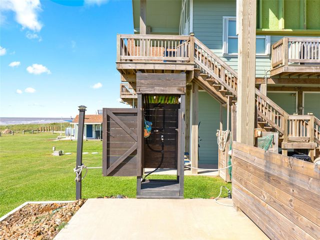 2286 County Road 230, Sargent, TX 77414