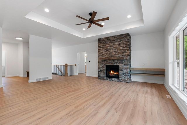 3566 W HANK AVENUE, De Pere, WI 54115