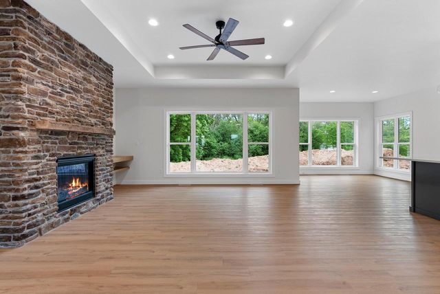 3566 W HANK AVENUE, De Pere, WI 54115