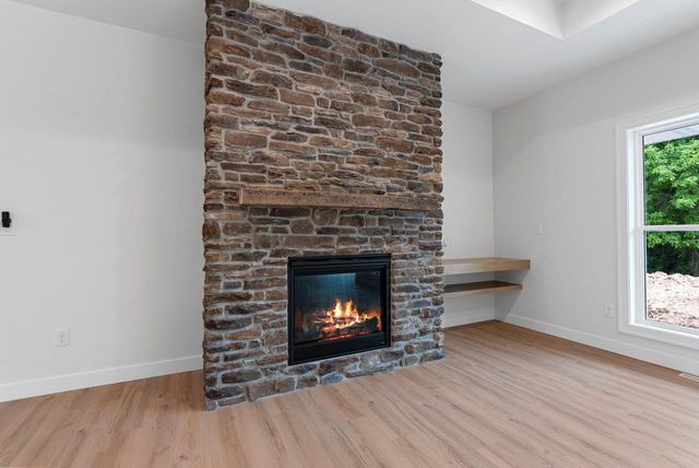 3566 W HANK AVENUE, De Pere, WI 54115