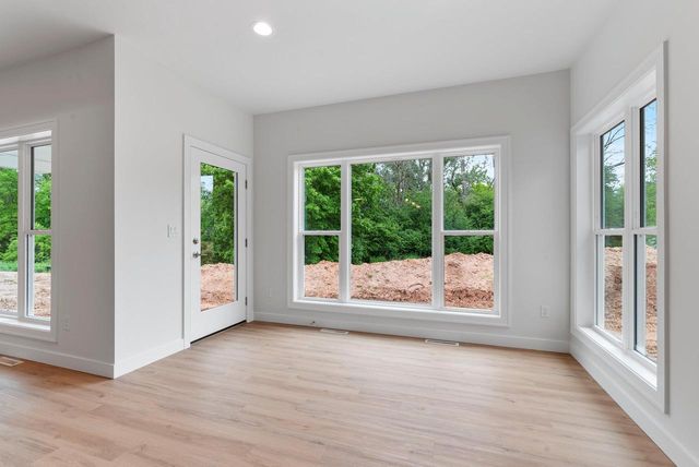 3566 W HANK AVENUE, De Pere, WI 54115