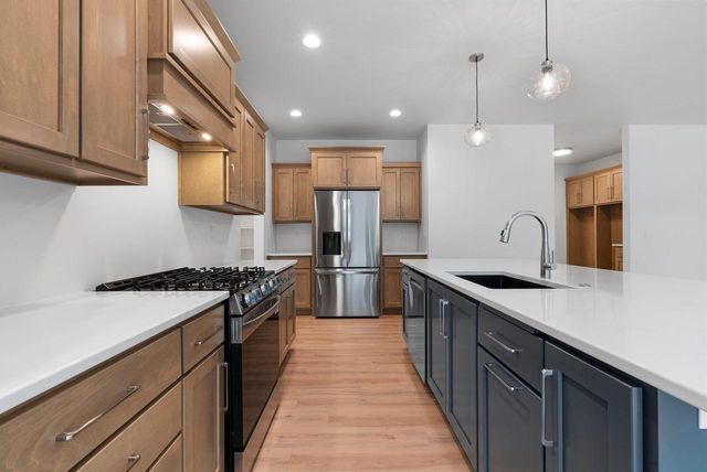 3566 W HANK AVENUE, De Pere, WI 54115