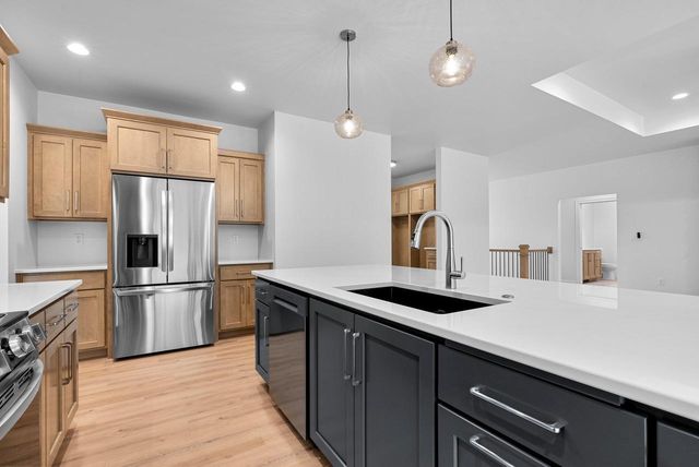 3566 W HANK AVENUE, De Pere, WI 54115