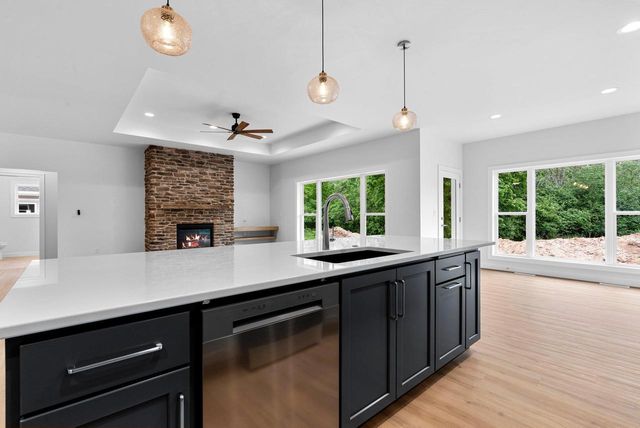 3566 W HANK AVENUE, De Pere, WI 54115