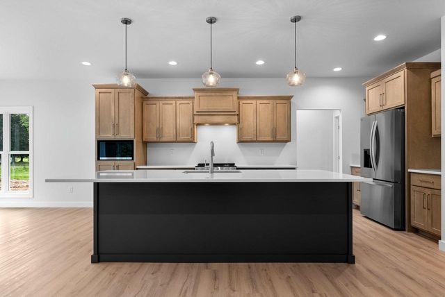 3566 W HANK AVENUE, De Pere, WI 54115
