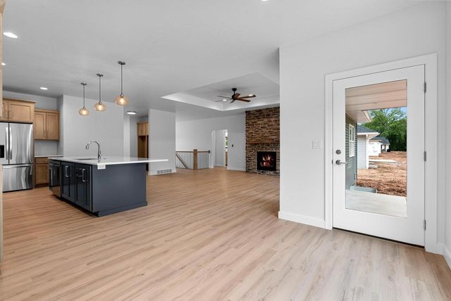 3566 W HANK AVENUE, De Pere, WI 54115