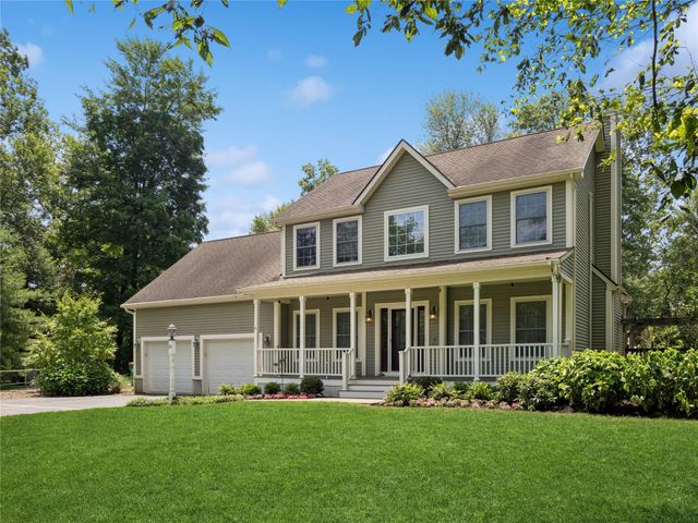 10 Lilac Lane, Fishkill, NY 12524