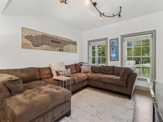 10 Lilac Lane, Fishkill, NY 12524